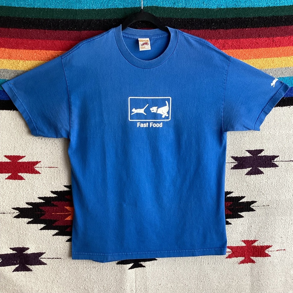 Vintage 90s Prime cut tees to the edge “fast food” dog chasing cat shirt US made